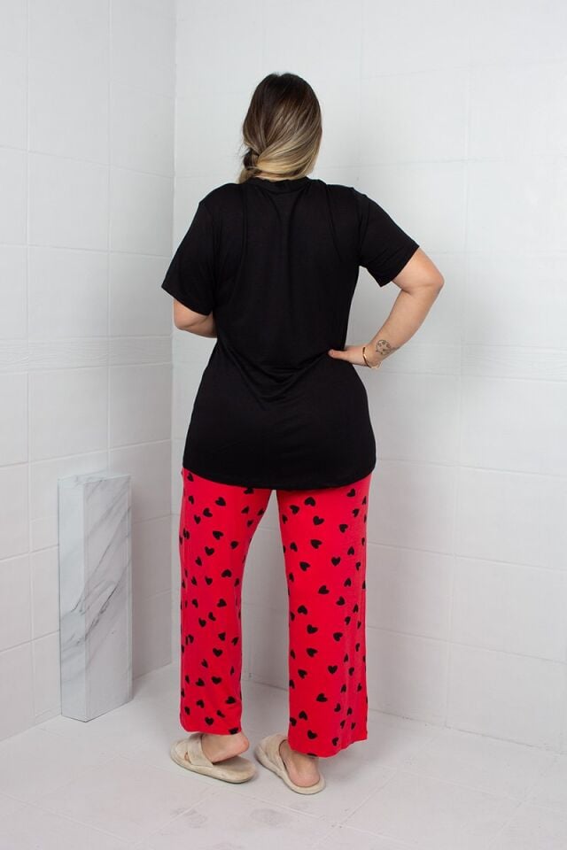 Kadın Siyah V Yaka Kırmızı Kalp Baskılı Viskon Penye Pijama Takımı