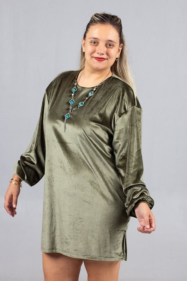 Maksimum Şıklık Kolyeli Büyük Beden Kadife Tunik