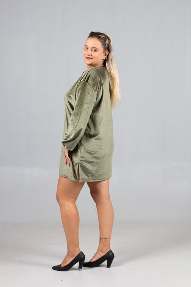 Maksimum Şıklık Kolyeli Büyük Beden Kadife Tunik