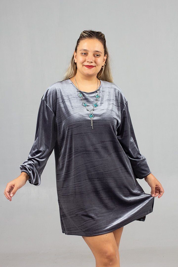 Maksimum Şıklık Kolyeli Büyük Beden Gri Kadife Tunik