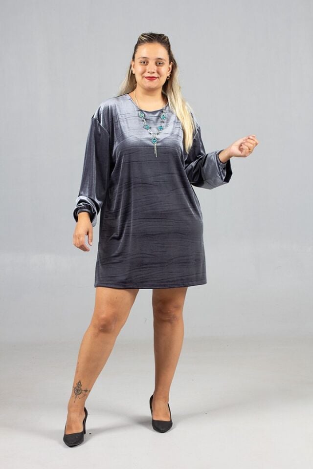 Maksimum Şıklık Kolyeli Büyük Beden Gri Kadife Tunik
