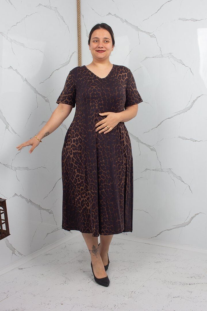 Kahverengi Leopar Desenli V Yaka Midi Elbise