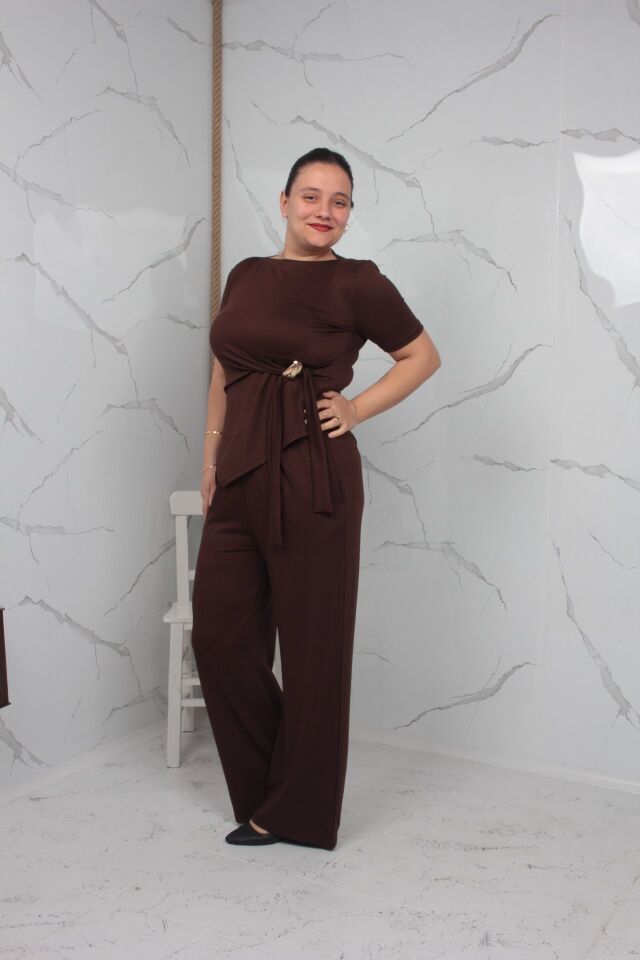 Toka Detaylı Kahverengi Bluz Pantolon Takım Likralı