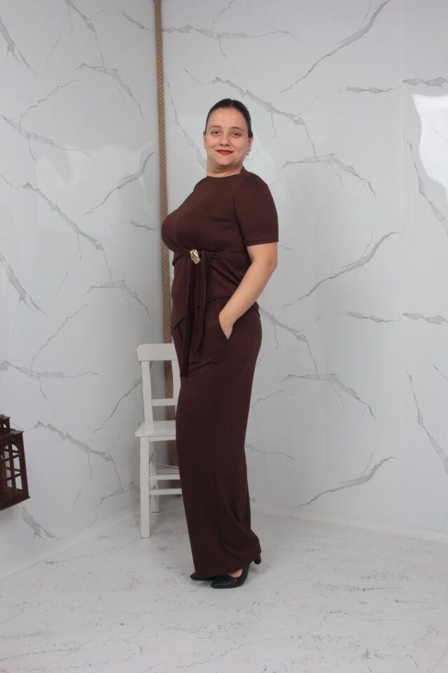 Toka Detaylı Kahverengi Bluz Pantolon Takım Likralı