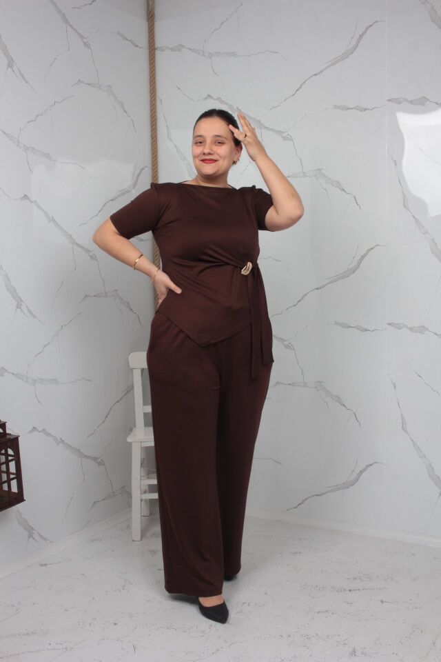 Toka Detaylı Kahverengi Bluz Pantolon Takım Likralı