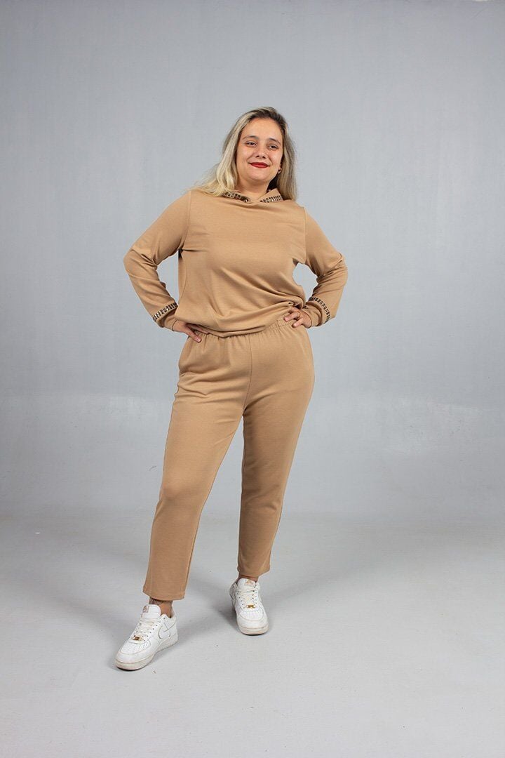 Taş Işıltılı Kapşonlu Büyük Beden Eşofman Takımı Kahve