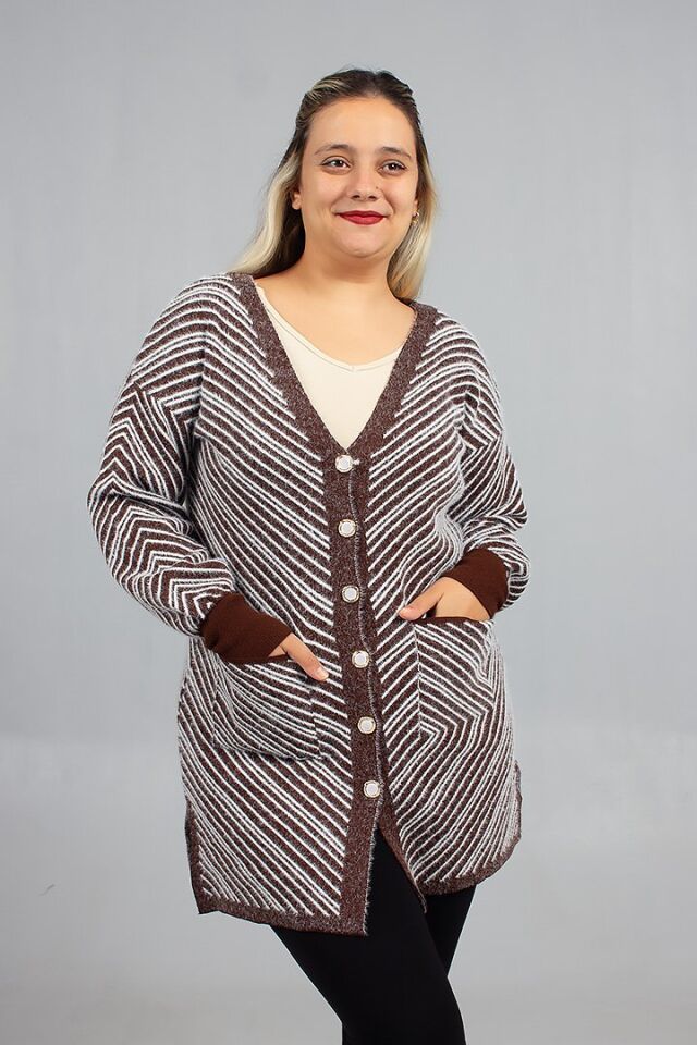 Düğmeli Sakallı Triko Kahverengi Hırka Yumuşacık Dokulu Şık ve Rahat 46 Bedene Kadar
