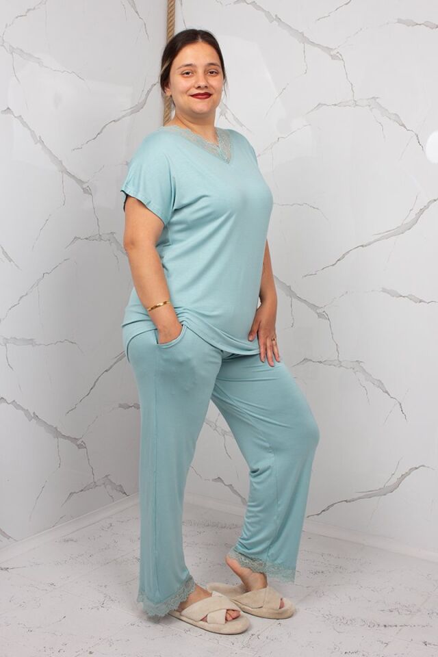 Dantel Detaylı Yumuşak Likralı Viskon Büyük Beden Pijama