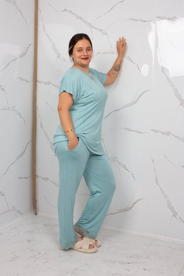 Dantel Detaylı Yumuşak Likralı Viskon Büyük Beden Pijama
