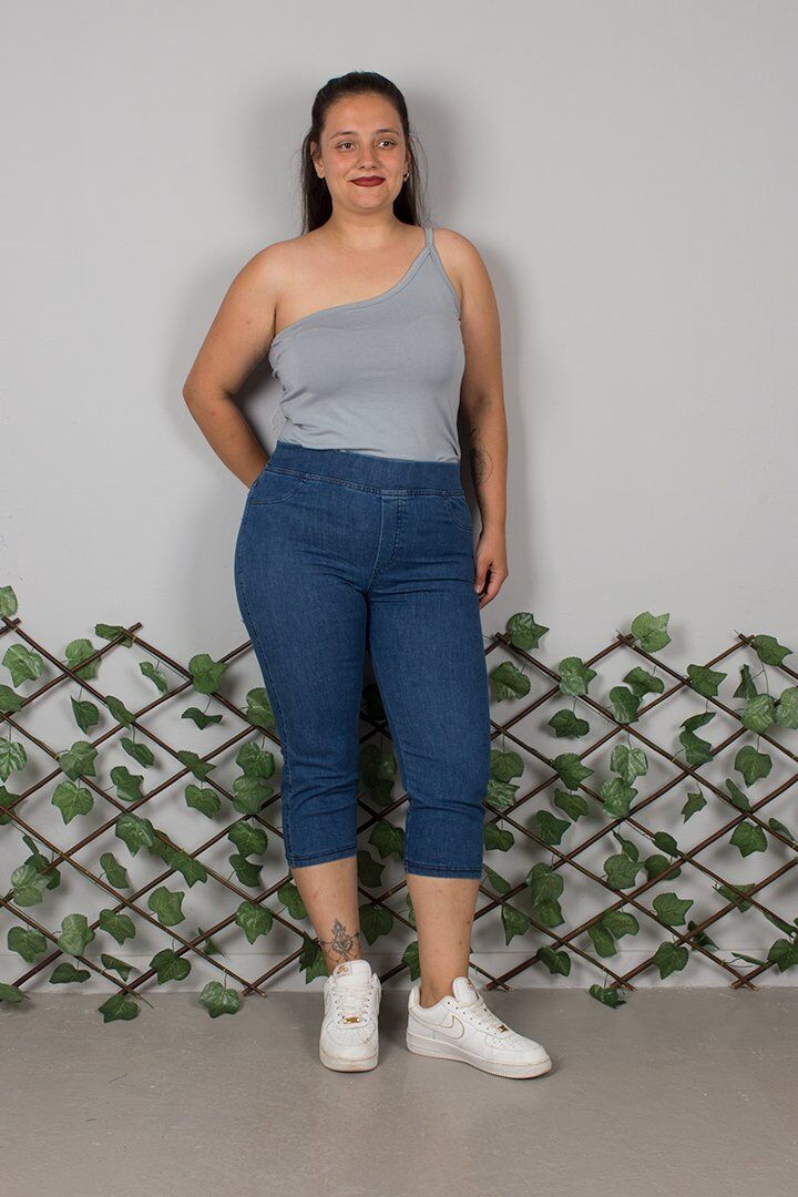Büyük Beden Mavi Kot Kapri Pantolon – Rahat ve Şık Tasarım