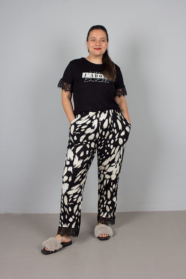 Büyük Beden Kol Ve Paça Dantel Detaylı Pijama Takım