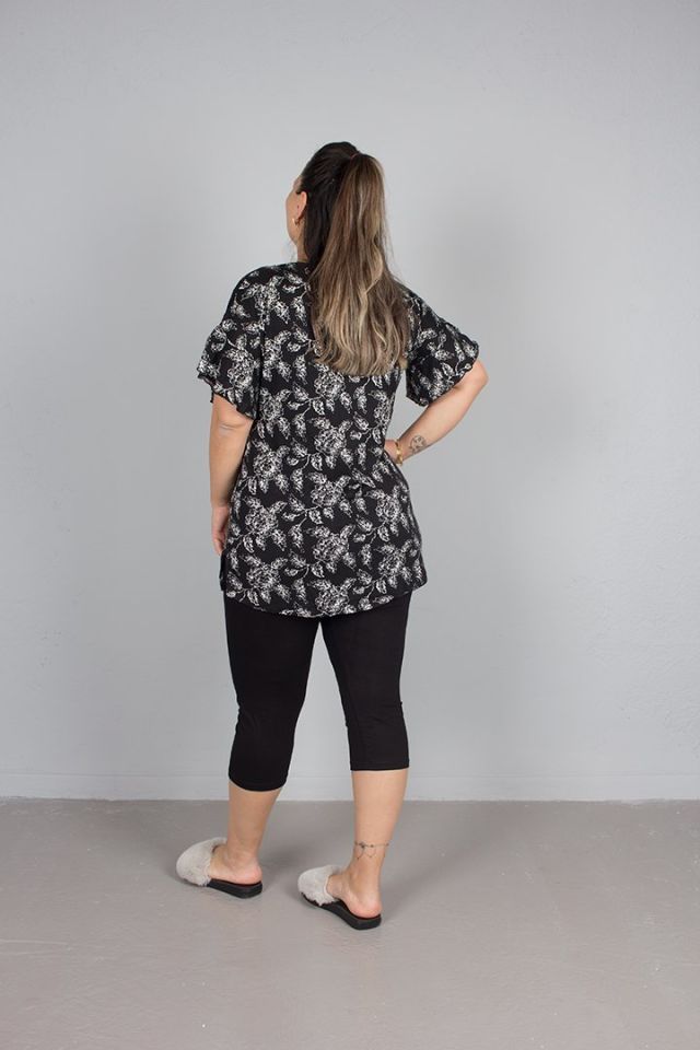 Büyük Beden Omuz Dantel Detaylı Kapri Pijama Takımı