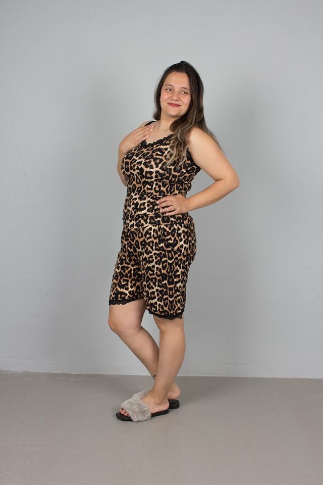 Büyük Beden Ayarlanabilir Askılı Şortlu Leopar Pijama Takım