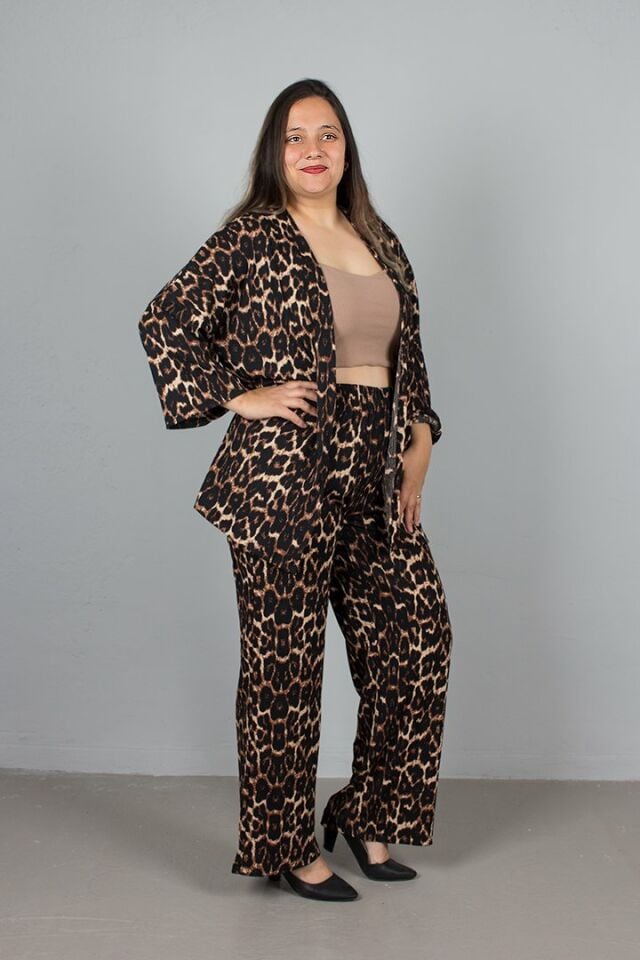 Büyük Beden Crep Leopar Ceket Pantolon Kimona Takım