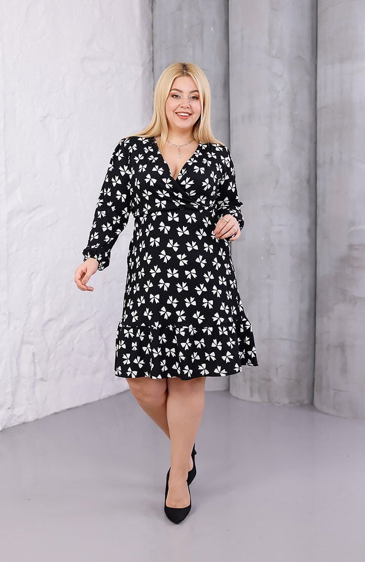 Büyük Beden Bürümcük Kumaş Kruvaze Yaka Çiçek Desenli Diz Boyu Elbise