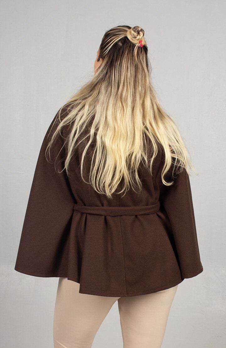 Asil ve Doğal: Kahverengi Büyük Beden Kaşe Pelerin Panço