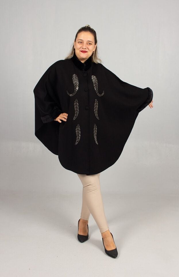 Göz Kamaştıran Şıklık: Siyah Taş İşlemeli Suni Kürk Yakalı Battal Boy 58 Bedene kadar Panço