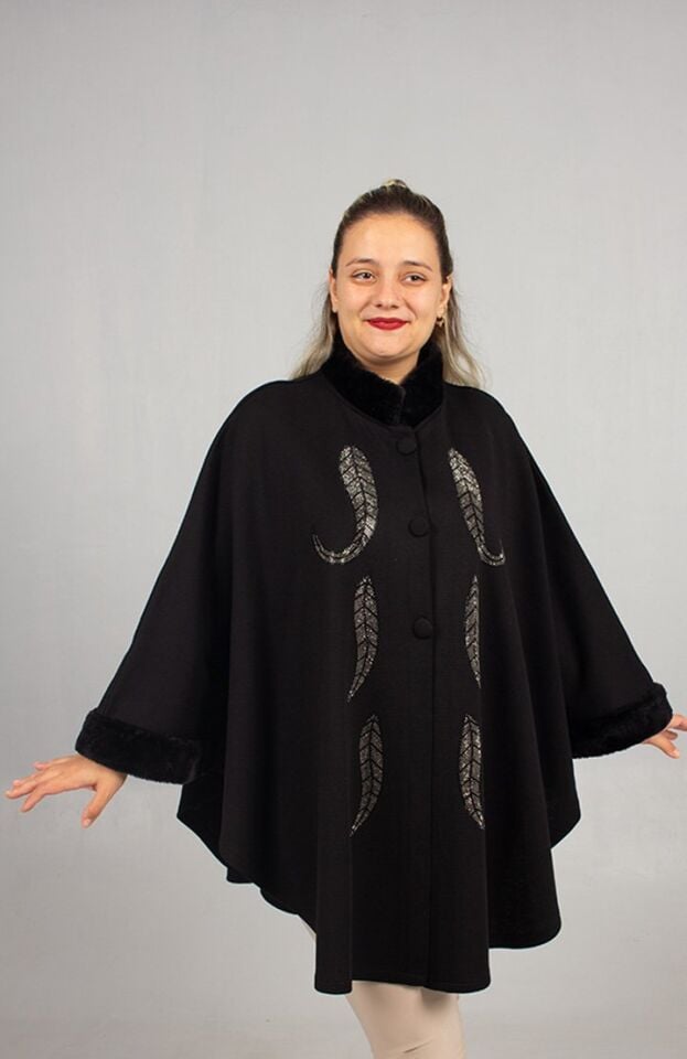 Göz Kamaştıran Şıklık: Siyah Taş İşlemeli Suni Kürk Yakalı Battal Boy 58 Bedene kadar Panço