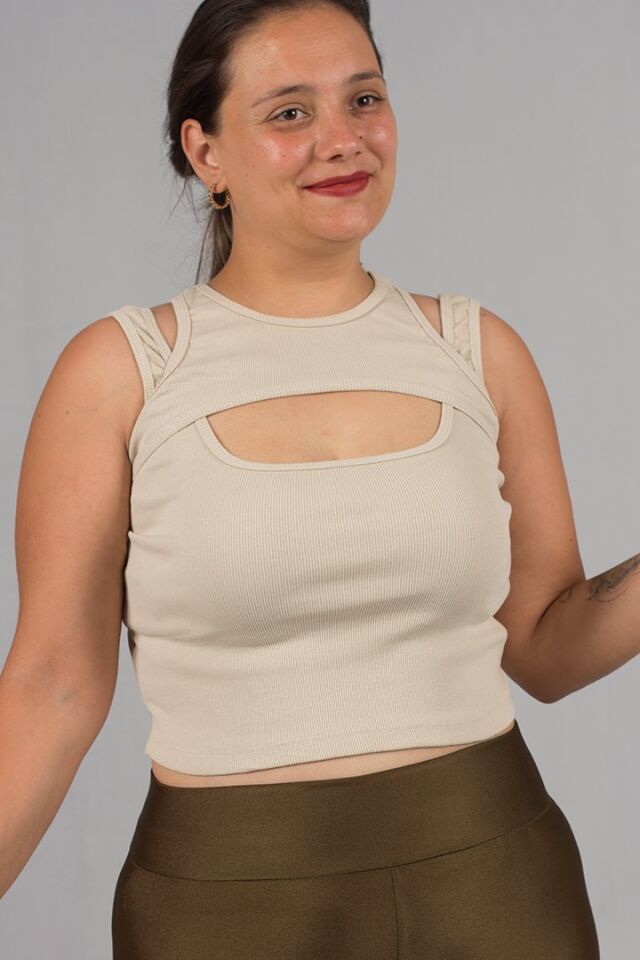 Büyük Beden Fitilli Krem Crop Top: Tarz ve Rahatlık Bir Arada