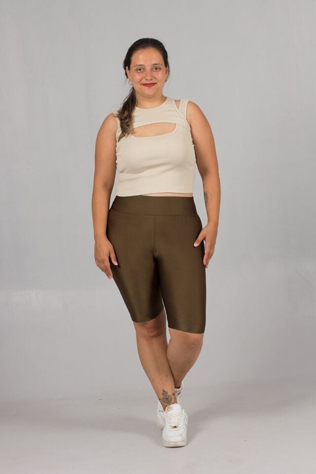 Büyük Beden Fitilli Krem Crop Top: Tarz ve Rahatlık Bir Arada