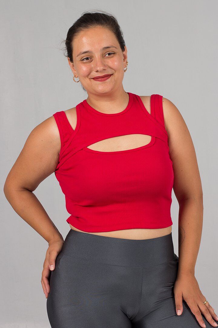 Büyük Beden Fitilli Kırmızı Crop Top: Tarz ve Rahatlık Bir Arada