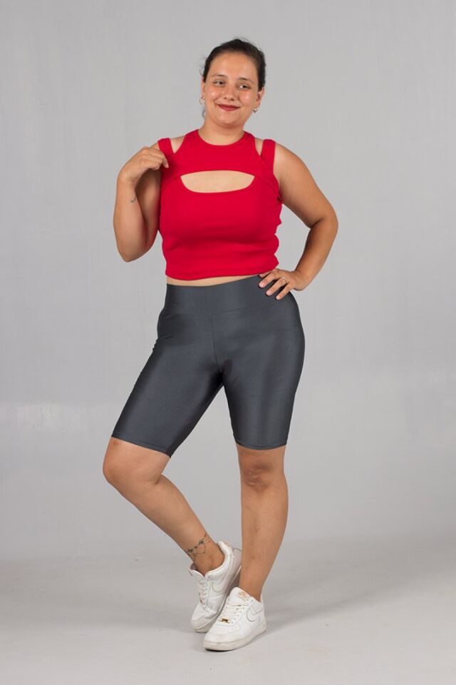 Büyük Beden Fitilli Kırmızı Crop Top: Tarz ve Rahatlık Bir Arada