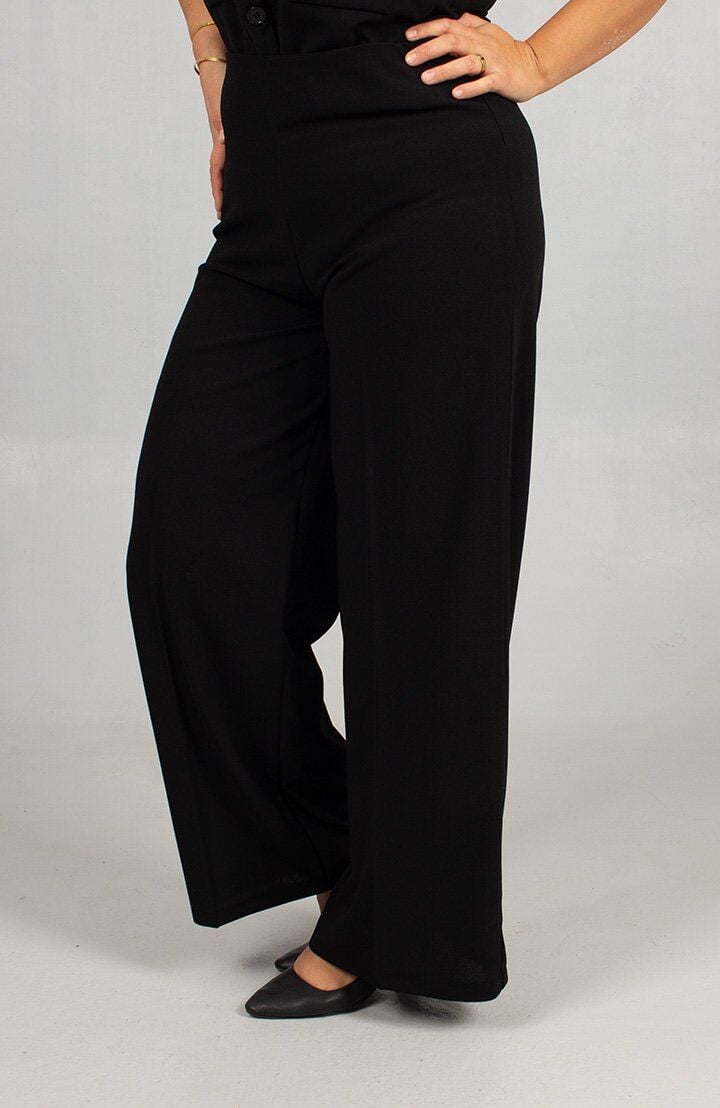 Siyah Full Likralı Krep Palazzo Pantolon Büyük Beden Bol Paça Rahatlığı