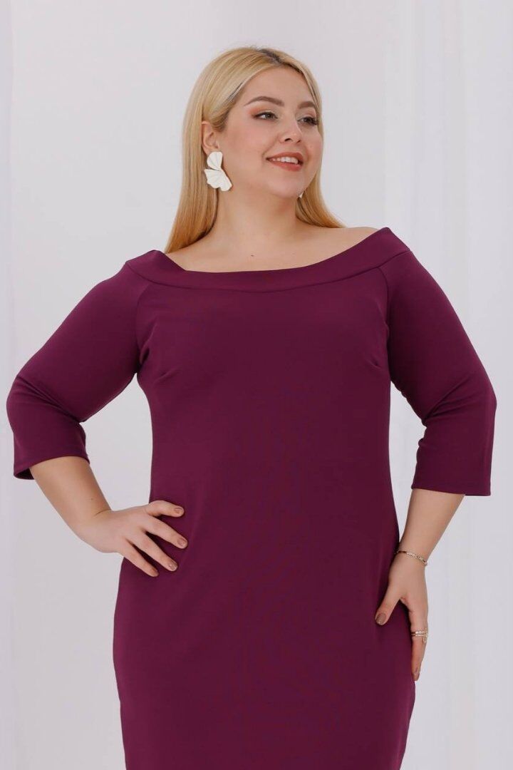 Carmen Yaka Krep Kumaş Elbise Siyah Büyük Beden Arası Şık ve Zarif Stil