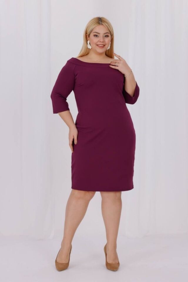 Carmen Yaka Krep Kumaş Elbise Siyah Büyük Beden Arası Şık ve Zarif Stil