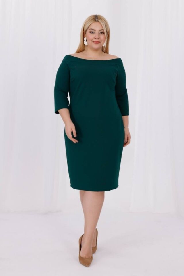 Carmen Yaka Krep Kumaş Elbise Yeşil Büyük Beden Arası Şık ve Zarif Stil