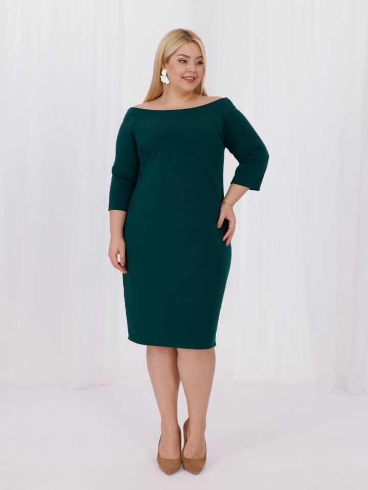 Carmen Yaka Krep Kumaş Elbise Yeşil Büyük Beden Arası Şık ve Zarif Stil
