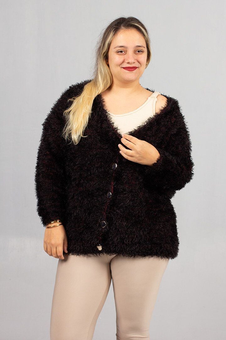 Konfor ve Şıklığı Bir Arada Sunan Büyük Beden Sakallı Triko Hırka