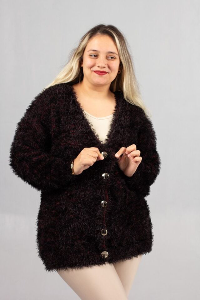 Konfor ve Şıklığı Bir Arada Sunan Büyük Beden Sakallı Triko Hırka