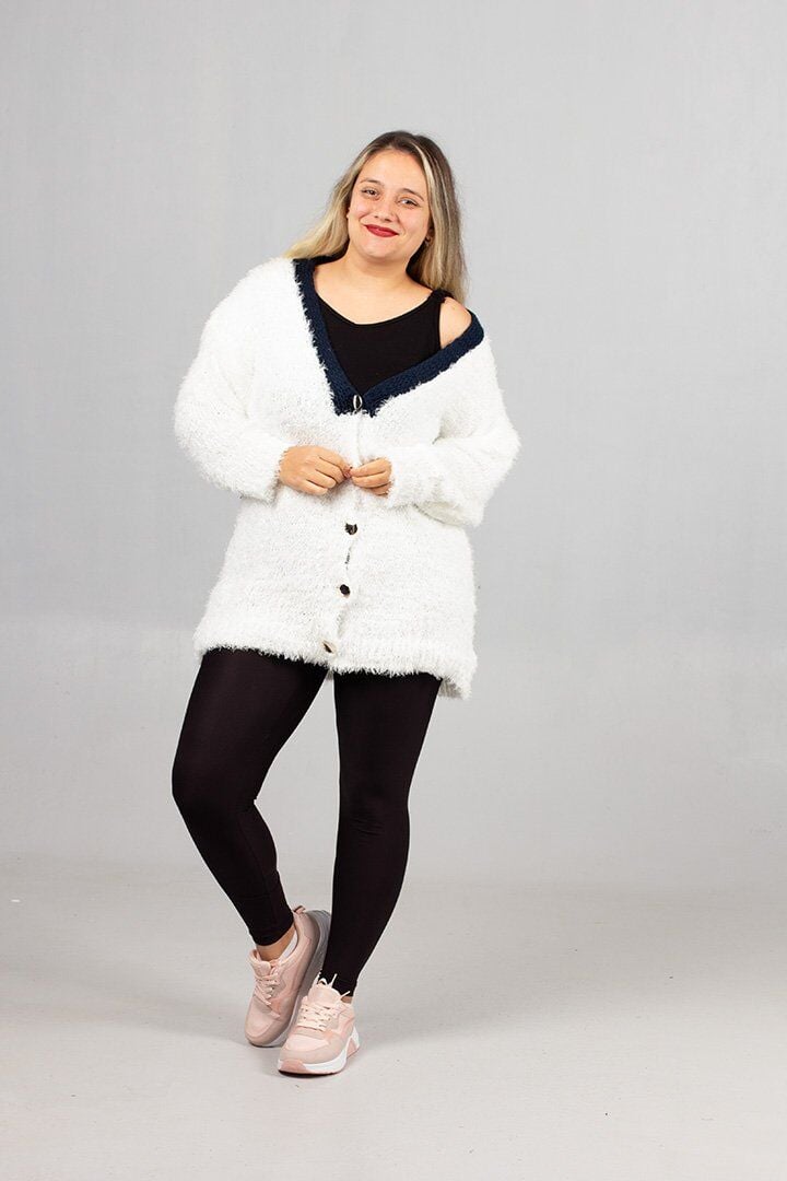 Sakallı Triko Oversize Hırka – Yumuşacık Doku, Rahat Oversize Kalıp, Şık Kış Stili