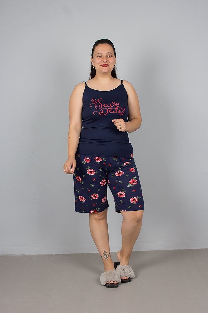 Yaz Akşamlarının Vazgeçilmezi: Ayarlanabilir Askılı Şortlu Pijama Takımları