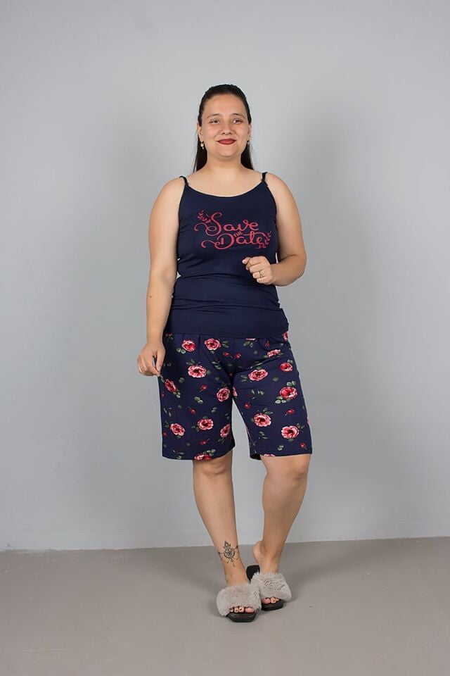 Yaz Akşamlarının Vazgeçilmezi: Ayarlanabilir Askılı Şortlu Pijama Takımları