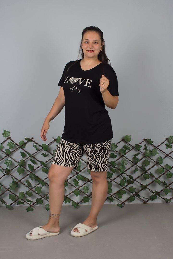 V Yaka Zebra Desenli Şortlu Siyah Büyük Beden Pijama Takımı