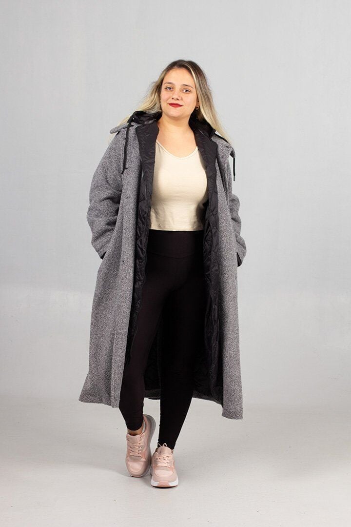 Gri Kaşe Kaban – İçi Kapitone, Kapşonlu ve Çıkarılabilir Kapüşon