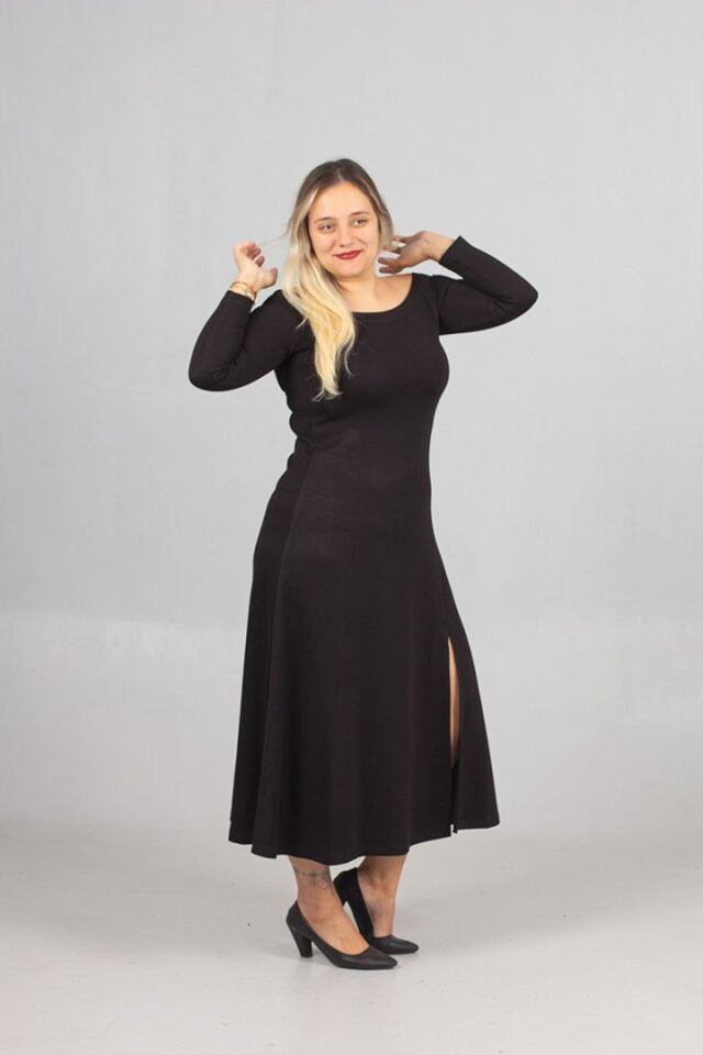 Esnek Modal Kumaşlı Siyah Büyük Beden Madonna Yaka Elbise