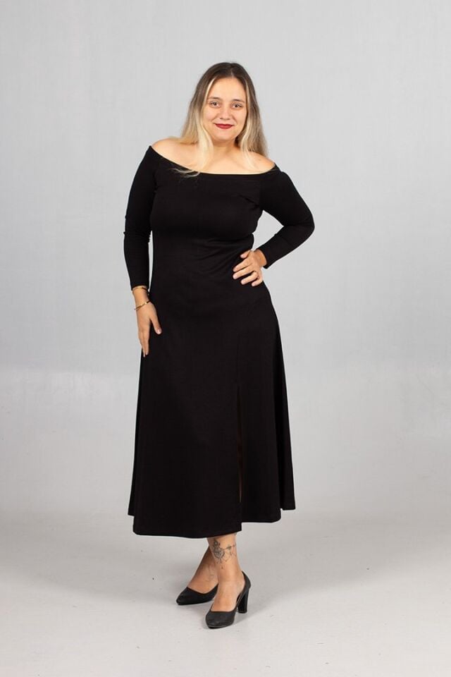 Esnek Modal Kumaşlı Siyah Büyük Beden Madonna Yaka Elbise