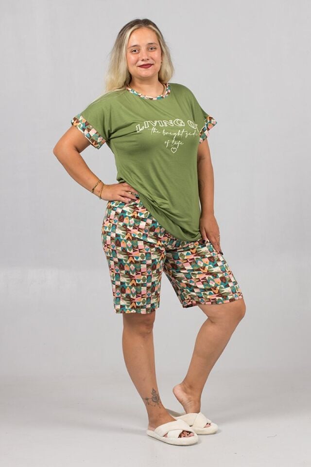 Yeşil Üst Desenli Şortlu Pijama Takımı - Rahat ve Şık