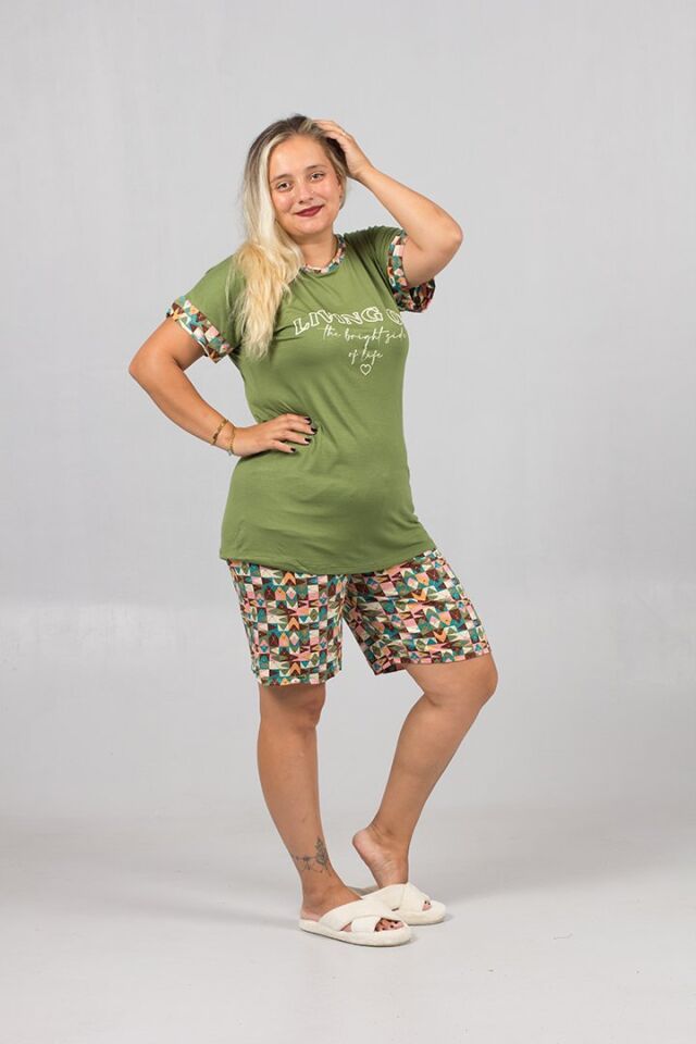 Yeşil Üst Desenli Şortlu Pijama Takımı - Rahat ve Şık