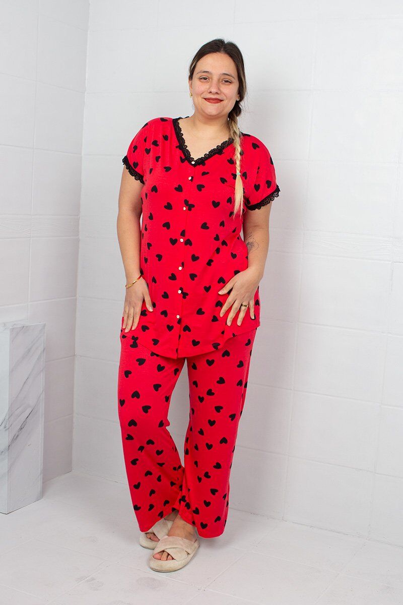 Kırmızı Kalp Baskılı Düğmeli Pijama Takımı