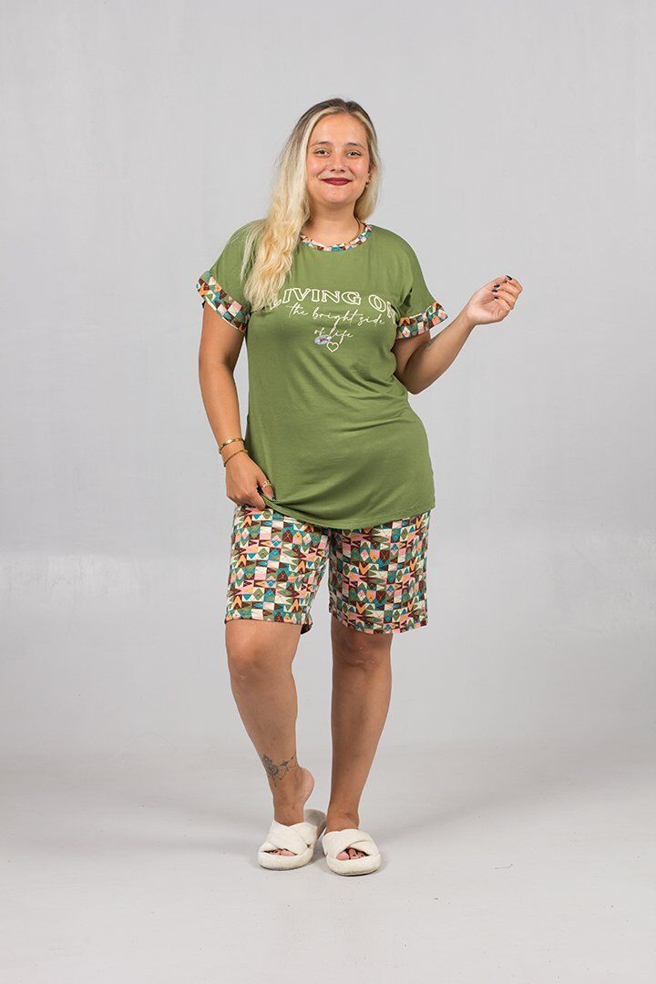 Yeşil Üst Desenli Şortlu Pijama Takımı - Rahat ve Şık